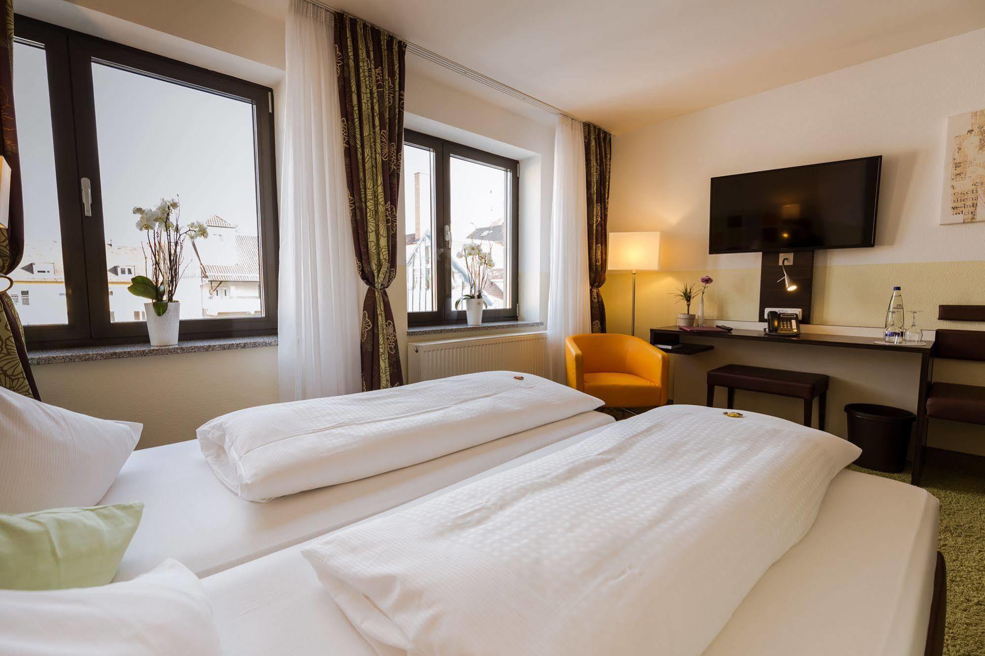 Hotel Arooma Erding Exterior foto